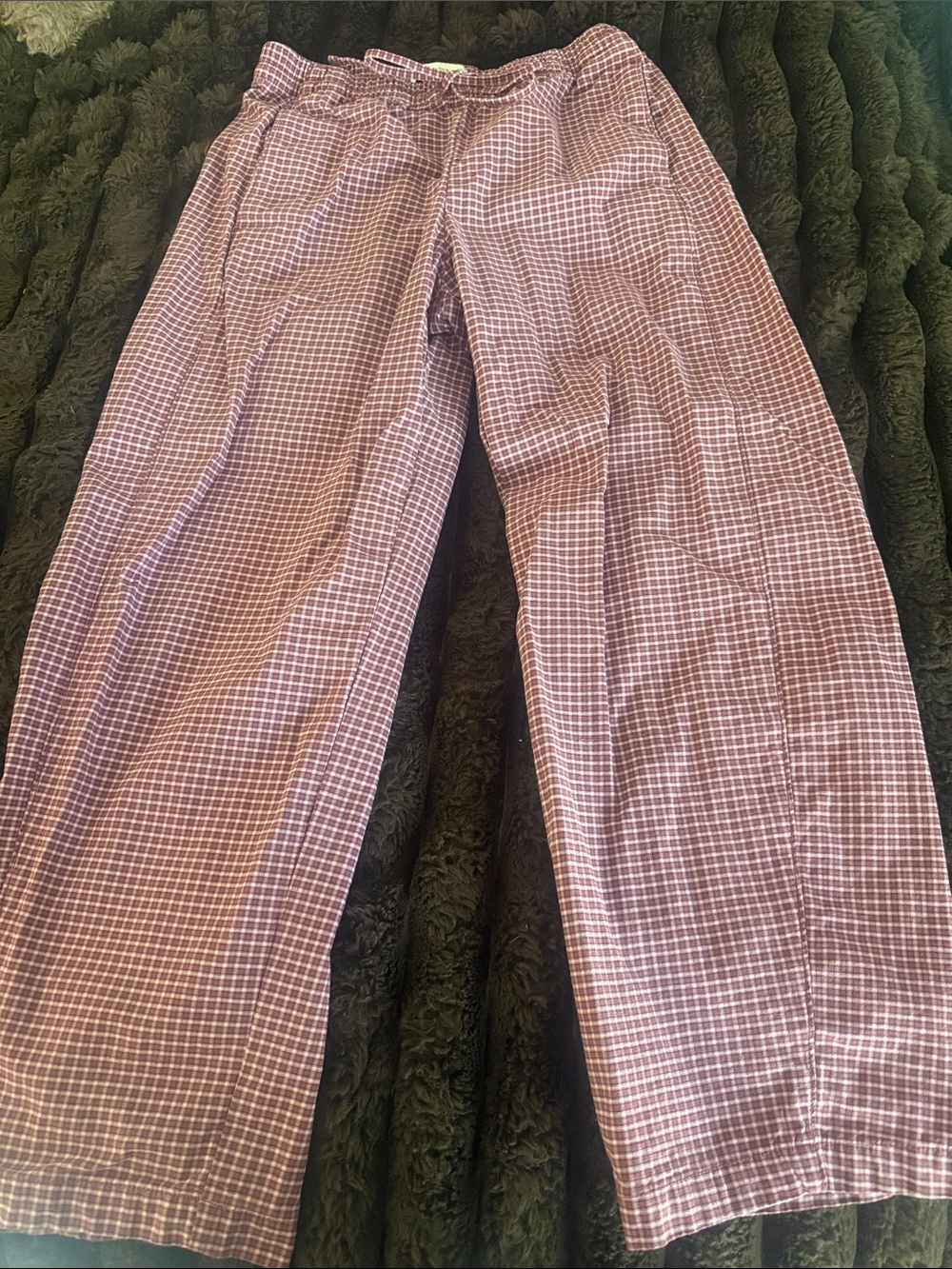 Abercrombie & Fitch womens Burgundy Checked poplin barrel